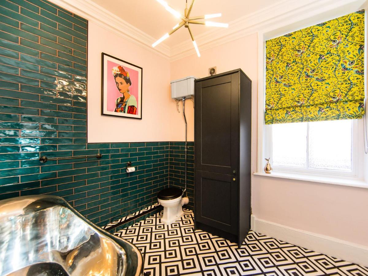 Maison Parfaite Yo1 - Exquisite 400 Year Old, City Centre Townhouse Йорк Екстериор снимка
